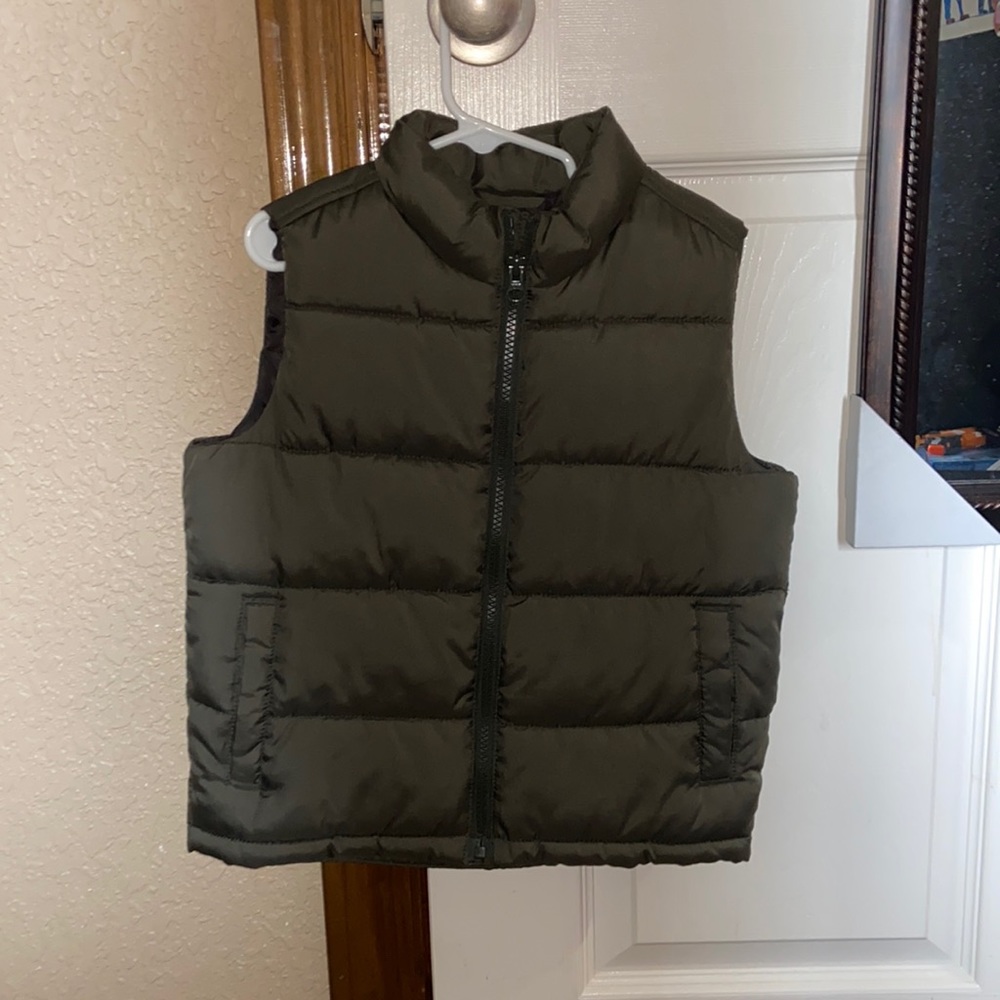 Boys old Navy puffer vest